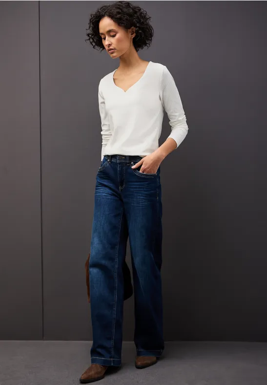 Shirt mit Herzausschnitt off white