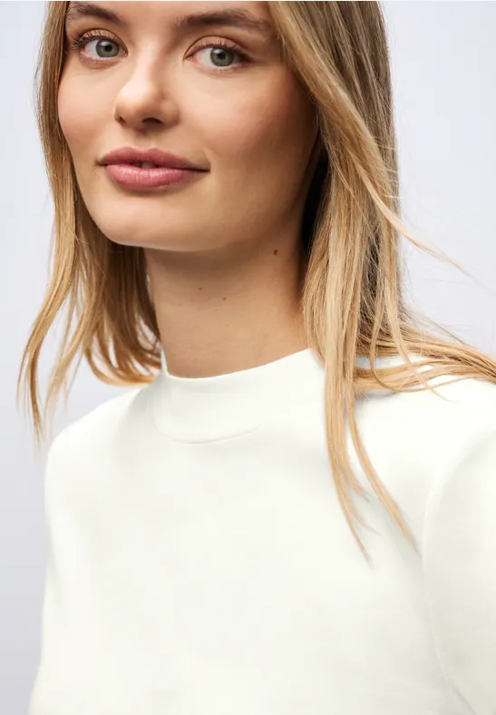 Basic Turtleneck Shirt off white