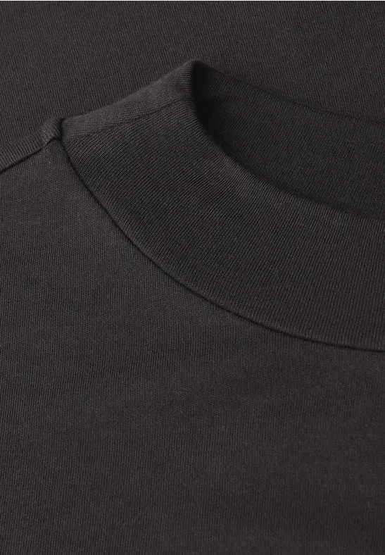Basic Turtleneck Shirt darkest brown