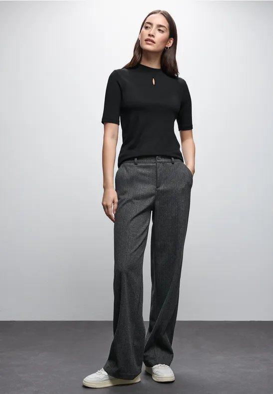 Shirt mit Cut-Out Detail Black