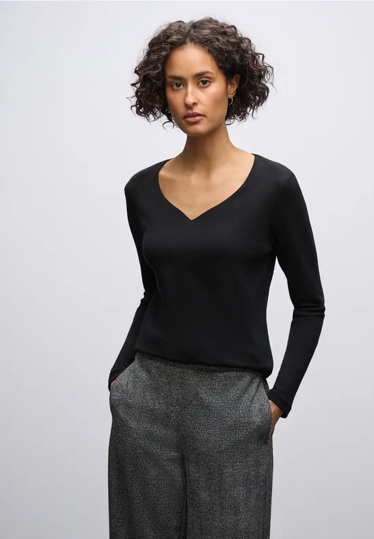 Shirt mit Herzausschnitt Black