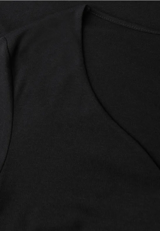 Shirt mit Herzausschnitt Black