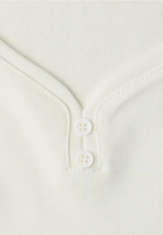 Top mit Knopfdetail off white