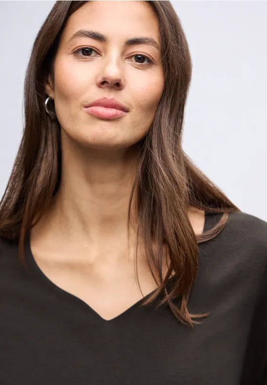 Shirt mit Herzausschnitt darkest brown