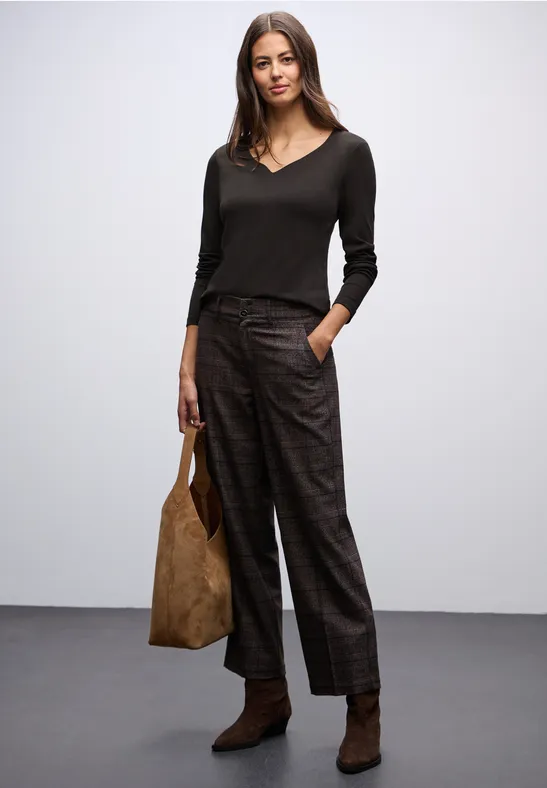 Shirt mit Herzausschnitt darkest brown