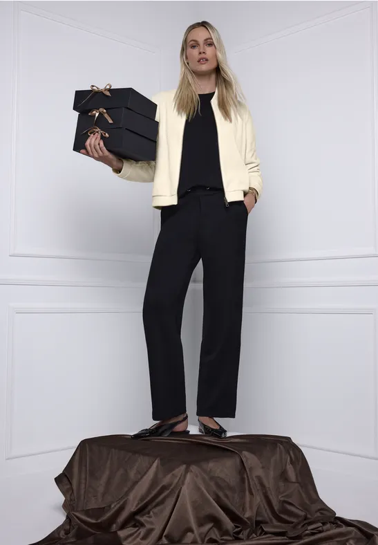 Jasje met glinsterende structuur soft beige