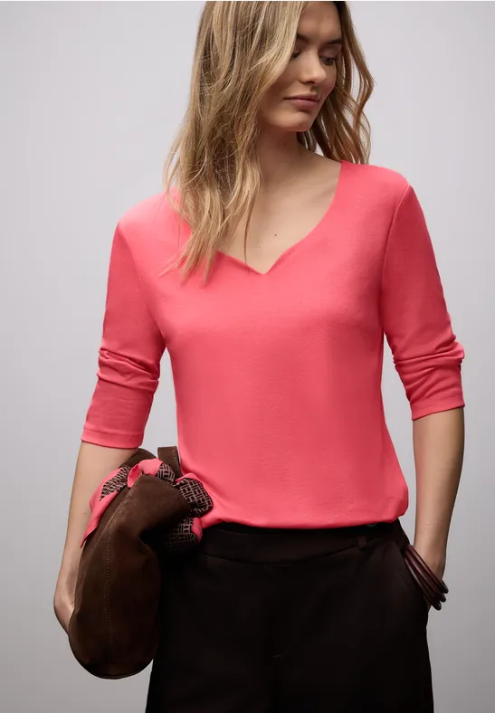Shirt mit Herzausschnitt striking coral