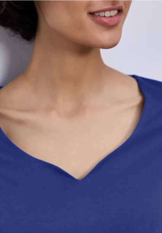 T-shirt avec encolure en cœur amparo blue