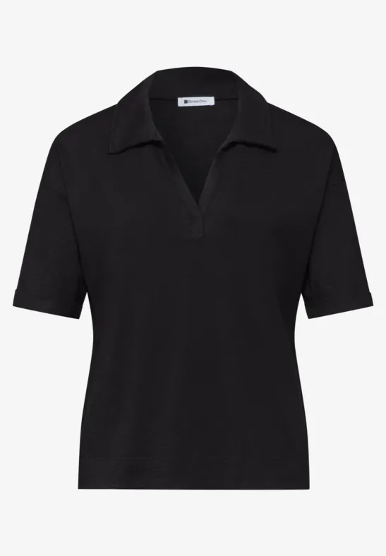 Zwart dames poloshirt met V-hals en korte mouwen.