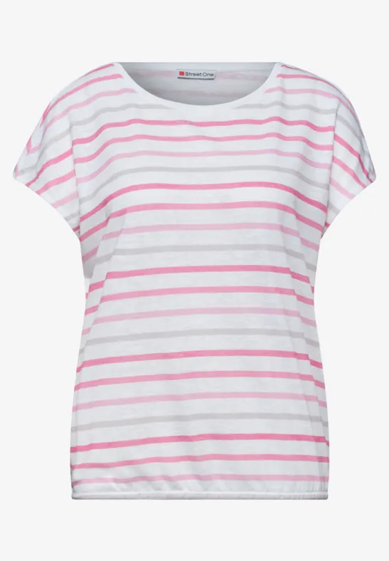 Wit T-shirt met korte mouwen en subtiele roze horizontale strepen.