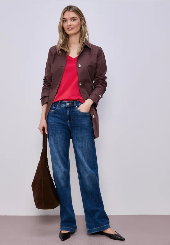 Basic T-Shirt mit V-Neck salsa red