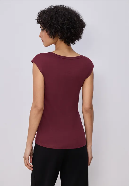 Ärmelloses Shirt mit Knopfdetail truffle red