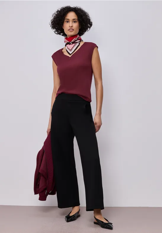 Ärmelloses Shirt mit Knopfdetail truffle red