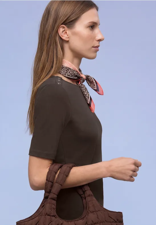 T-shirt avec détail de boutons espresso brown