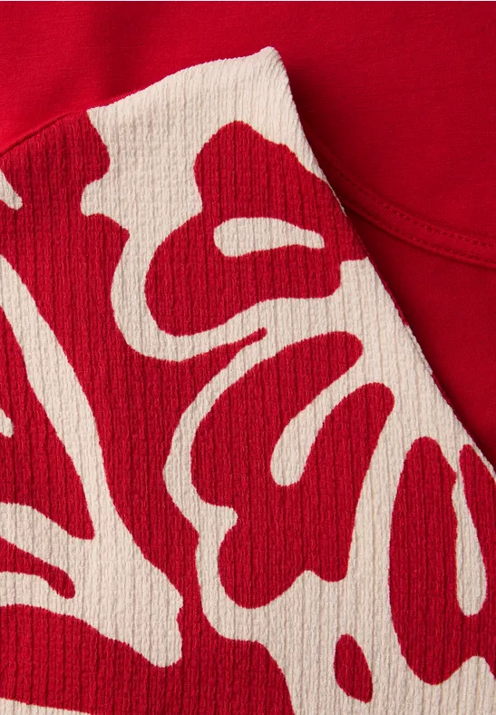 T-shirt avec split neck et imprimé sur le devant salsa red