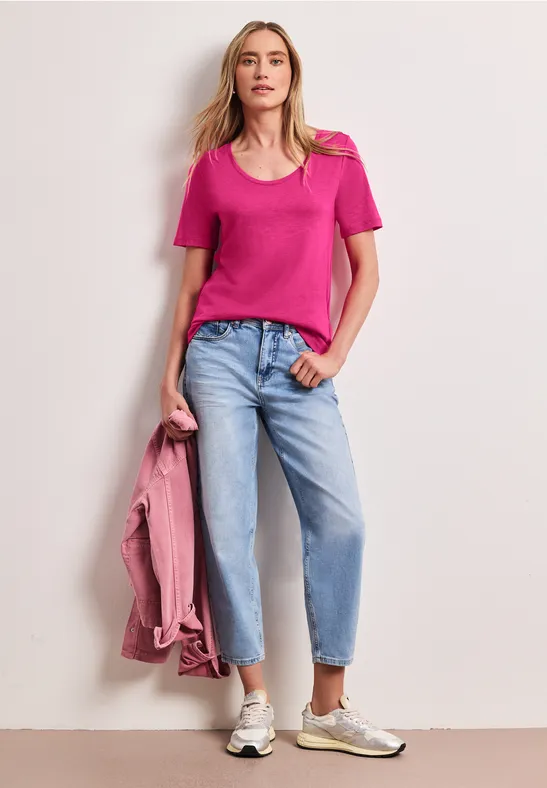 Basic T-Shirt mit V-Neck magenta dream