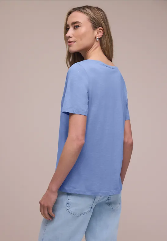 Basic T-Shirt mit V-Neck drift blue