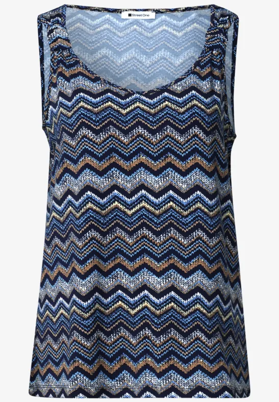 Ärmelloses Damen-Top mit blauem Zickzack-Muster und V-Ausschnitt.