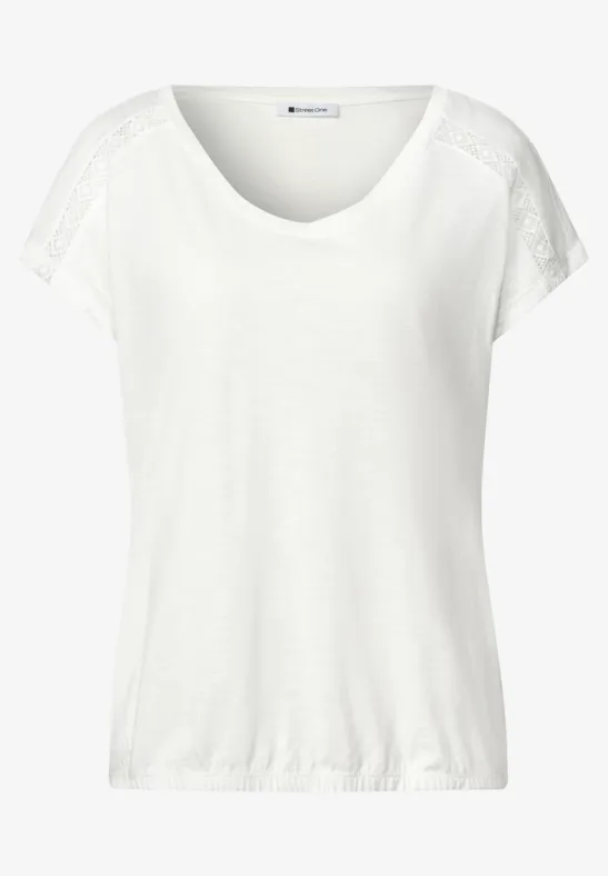 Weißes T-Shirt mit weitem Rundhalsausschnitt und kurzen Ärmeln