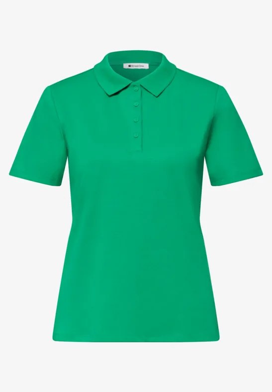 Groen poloshirt met korte mouwen en klassieke kraag.