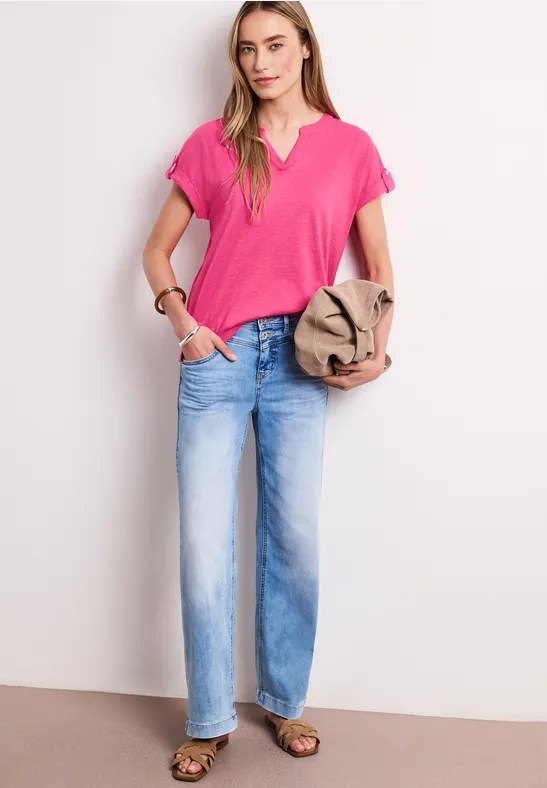 T-Shirt mit Split Neck und Knopfdetails magenta dream