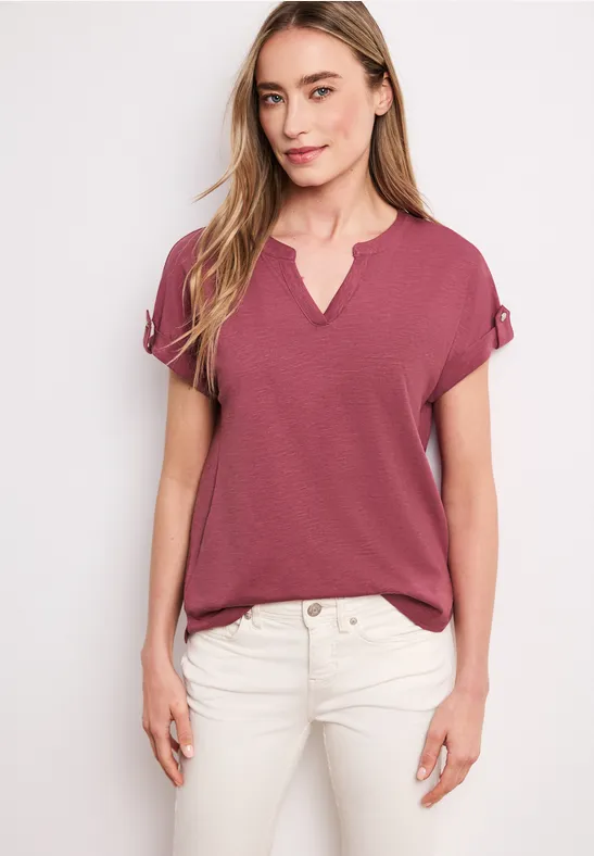 T-Shirt mit Split Neck und Knopfdetails dark clouded blush