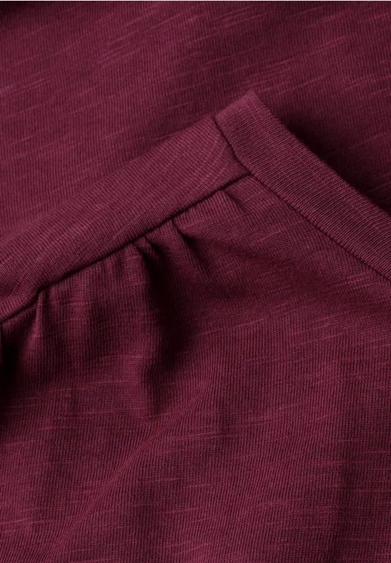 Shirt mit Rundhals und Raffung truffle red