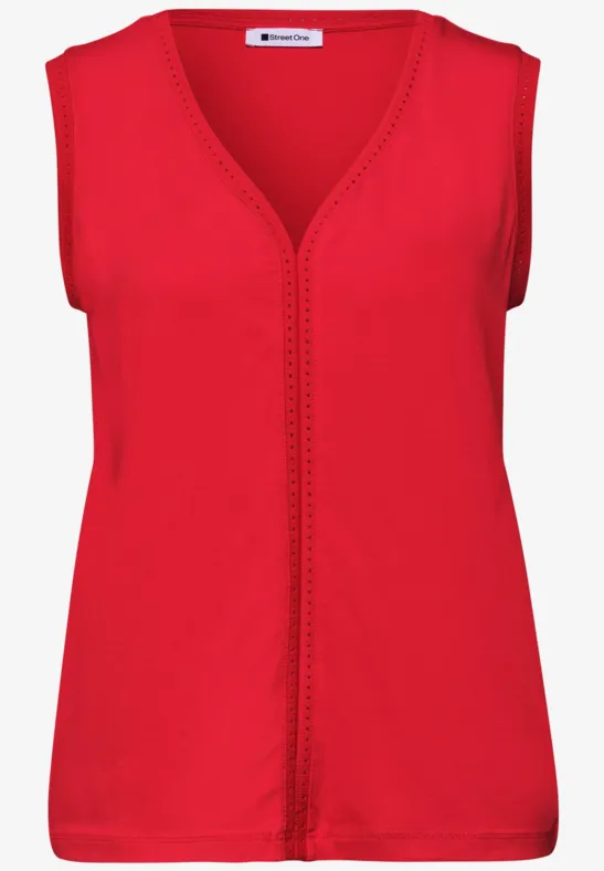Rood mouwloos topje met V-hals en sierstiksels.