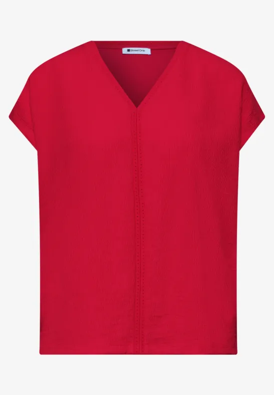 Rotes, locker geschnittenes V-Ausschnitt-Shirt mit kurzen Ärmeln und mittiger Naht.