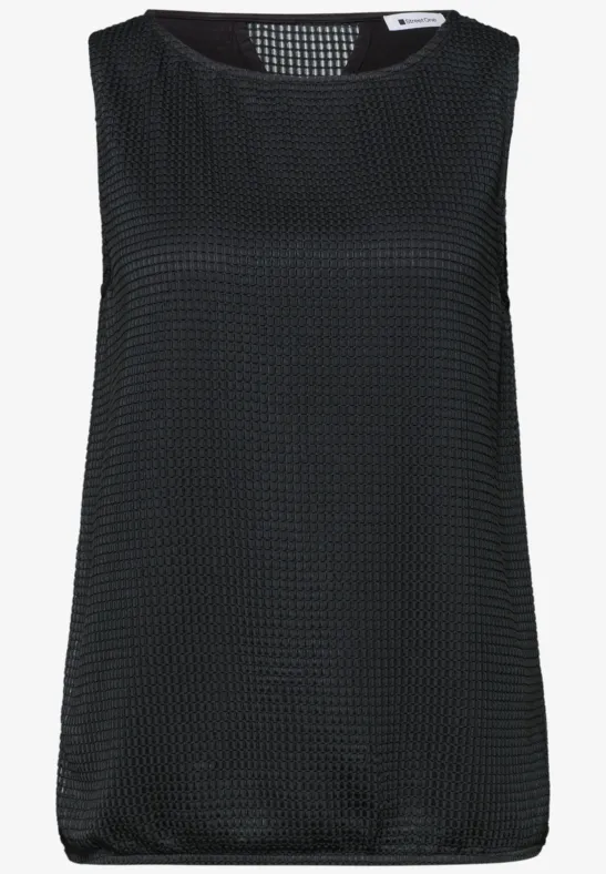 Zwart, mouwloos dameshempje met subtiel honingraatpatroon.