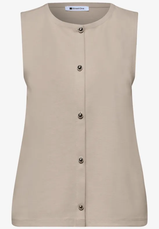 Ärmelloses, beiges, knöpfbares Top mit Rundhalsausschnitt.
