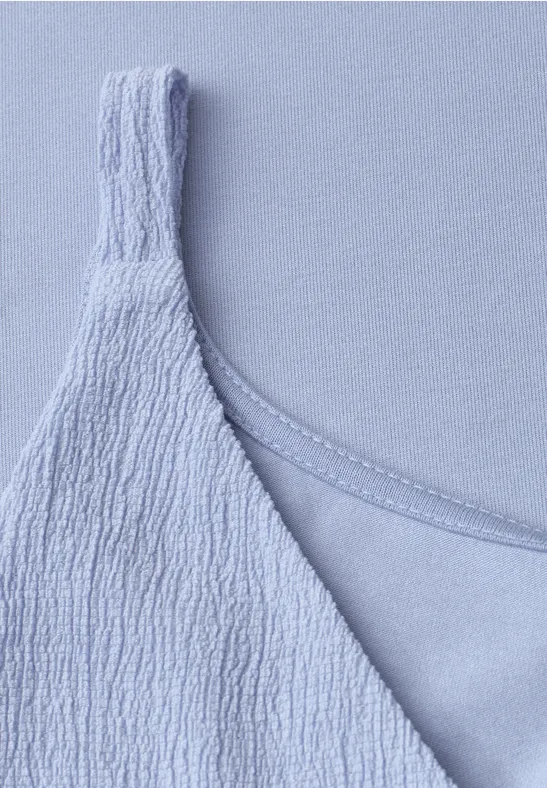 Top mit V-Neck und Strukturmix cashmere blue