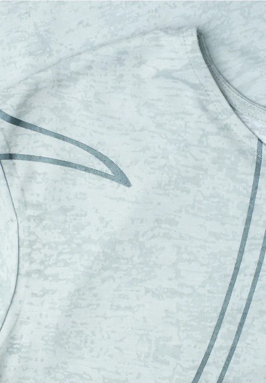 Lichtgrijs gemêleerd tanktop met abstracte donkergrijze lijntjespatroon.