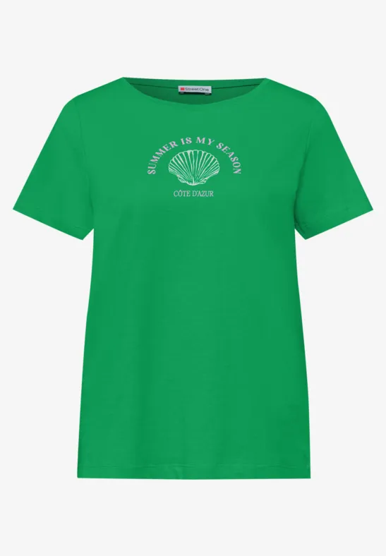 Groen damesshirt met ronde hals en witte print op de borst.