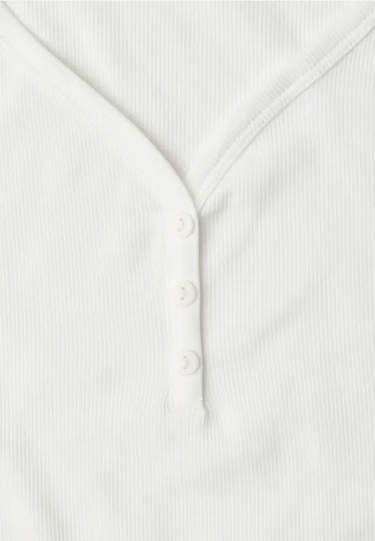 Top in Rippstruktur mit V-Neck off white