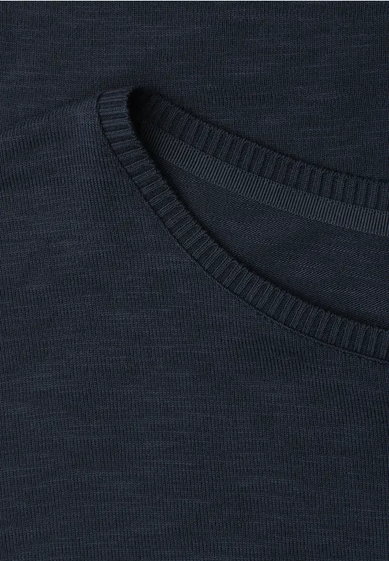 Dunkelblaues T-Shirt mit rundem Ausschnitt und feiner Struktur