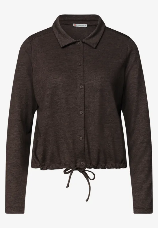 Blouse femme marron foncé à manches longues, col chemise, boutonnage avant et cordon de serrage.