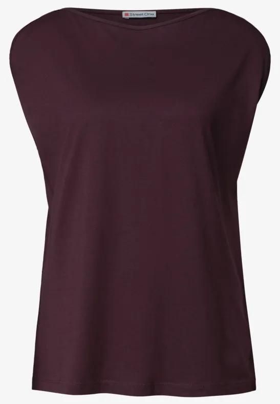 Mouwloze losse top in donker aubergine met een brede boothals