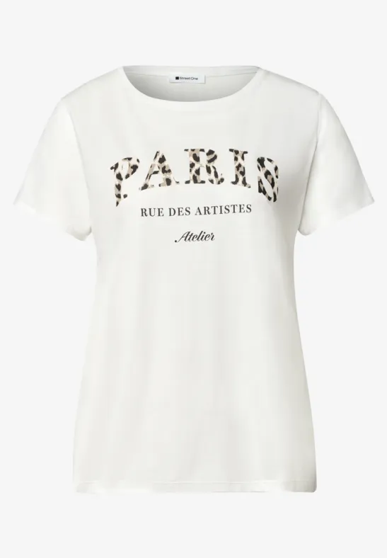 Weißes T-Shirt mit Leopardenmuster-Schriftzug „PARIS Rue des Artistes Atelier“ vorne