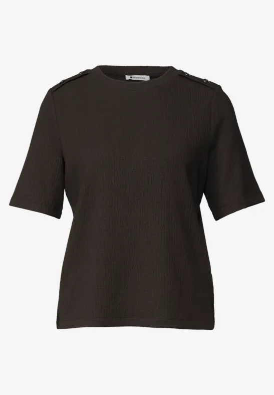 Dunkelbraunes Kurzarm-Strickshirt mit Rundhalsausschnitt und Schulterklappen.