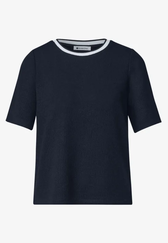 Zwart T-shirt met korte mouwen en een ronde hals met witte contrastbies.