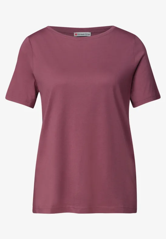 Een effen, kort mouw t-shirt in mauve kleur met ronde hals.