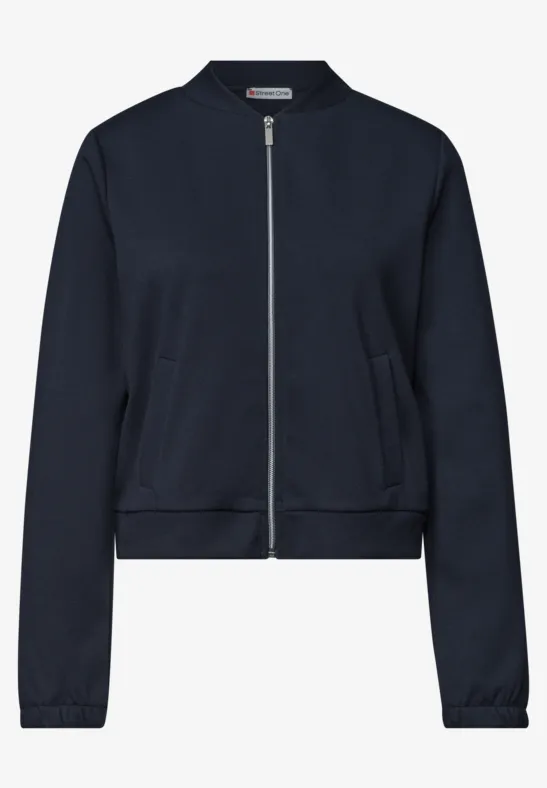 Schlichte, taillierte Bomberjacke in Navyblau mit Reißverschluss, elastischen Bündchen und zwei seitlichen Taschen.
