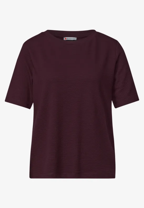 Einfaches kurzärmeliges T-Shirt in dunklem Weinrot.