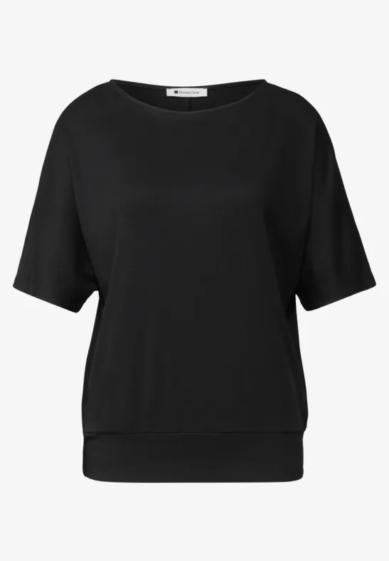 Schwarzes, lockeres Damen-Shirt mit kurzen Ärmeln und breitem Bund.