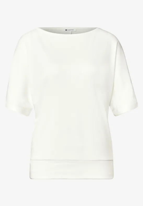 Weißes T-Shirt mit halblangen Ärmeln und weitem Ausschnitt