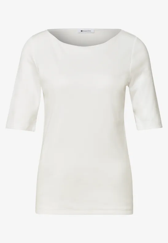 Eenvoudig wit dames-T-shirt met halflange mouwen en ronde hals.