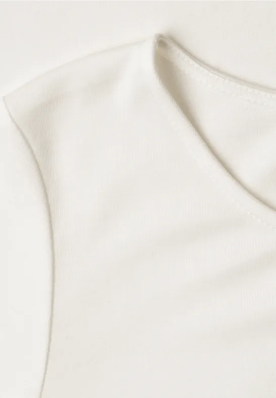 Weißes T-Shirt mit rundem Ausschnitt, glatter Baumwollstruktur