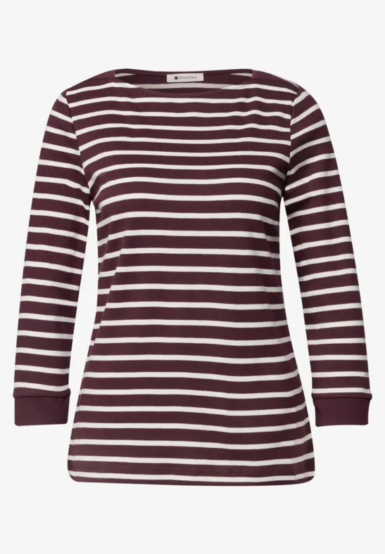 Bordeauxrot-weiß gestreiftes Langarmshirt mit U-Boot-Ausschnitt.