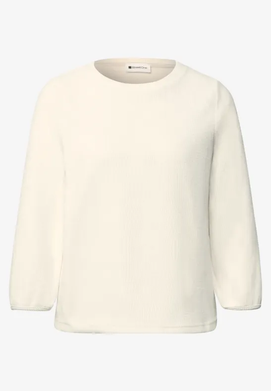 Schlichter cremfarbener Pullover mit Rundhalsausschnitt und 3/4-Ärmeln.